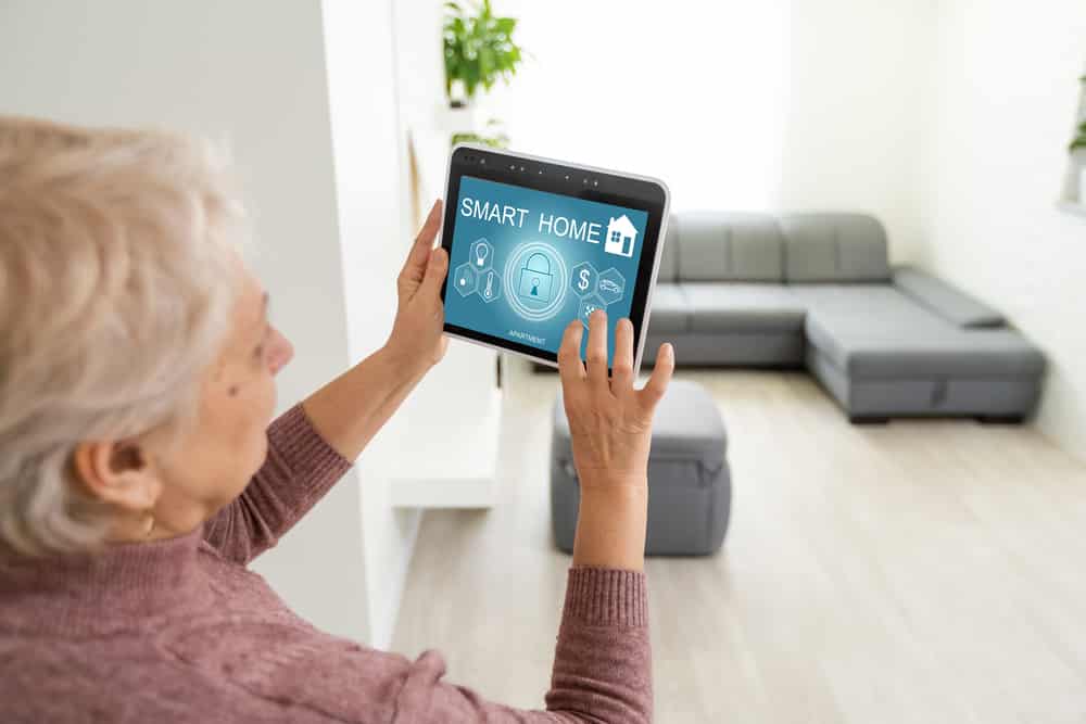 高齢者や障害者を支援するための最高のスマートホームデバイス - IoT Worlds